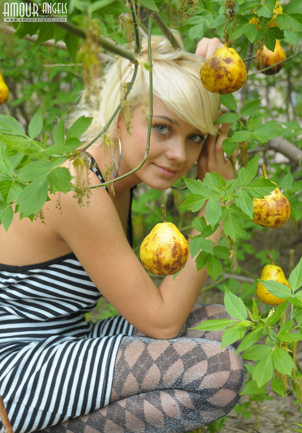 Агнесса, 24